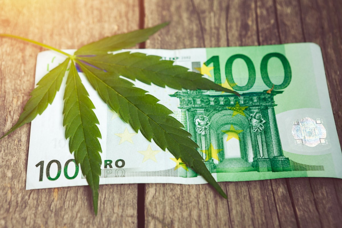 Strijd om de laagste prijs: wat zit er achter de CBD olie prijzenoorlog?