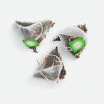 CBD thee met aardbei en appel - losse piramidezakjes met de theeblend